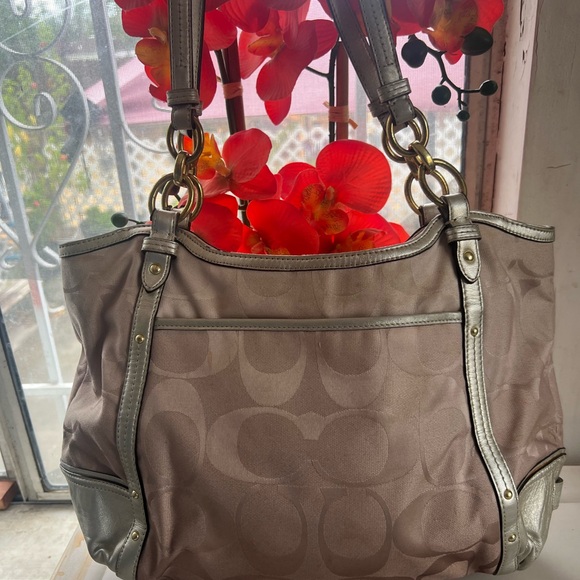 Authentic Coach purse - Picture 2 of 7